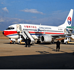 珠海莲洲机场货运航空快运业稳步发展的原因是什么？